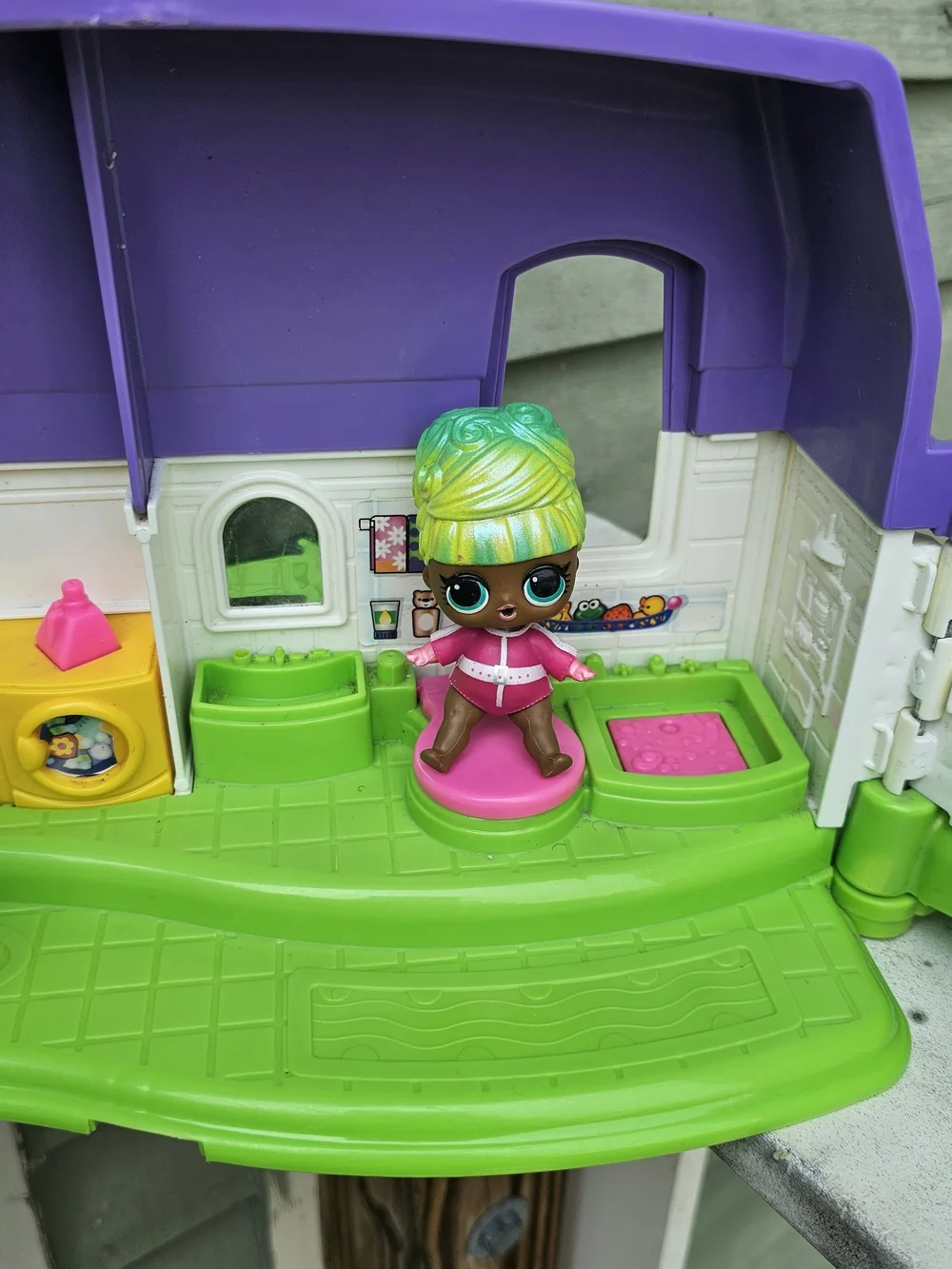 Dollhouse Purple, White & Green Little People Playhouse with Yellow Door